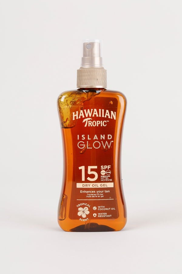 Hawaiian Tropic Island Glow dry oil gel med SPF 15, designad för att förbättra din solbränna och ge en tropisk doft. Innehåller kokosolja och är vattenresistent. Perfekt för soliga dagar.
