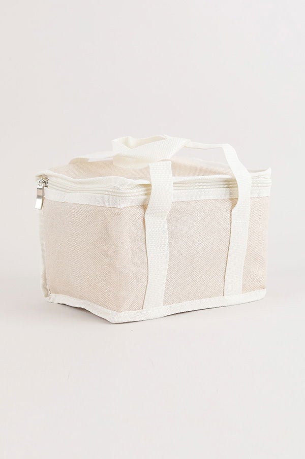 Liten beige förvaringsväska med vita handtag och dragkedja, perfekt för organiserad förvaring hemma eller på resan.