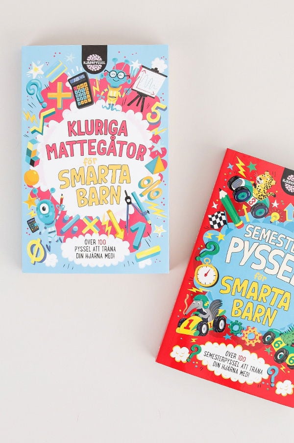 Två böcker för barn med titlarna "Kluirga mattegåtor för smarta barn" och "Semesterpyssel för smarta barn", som erbjuder över 100 pussel och aktiviteter för att träna hjärnan.