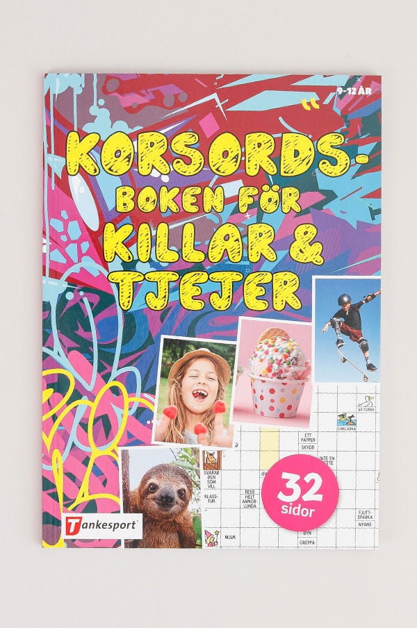Korsordsbok för killar och tjejer, 9-12 år, med färgglad omslagsdesign och bilder av barn, glass och en sengångare. Innehåller 32 sidor med korsord och aktiviteter.
